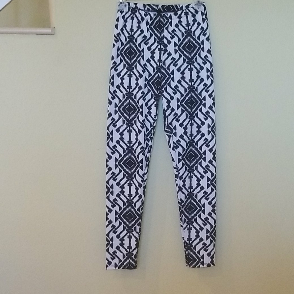 Black & White Leggings Size small - medium